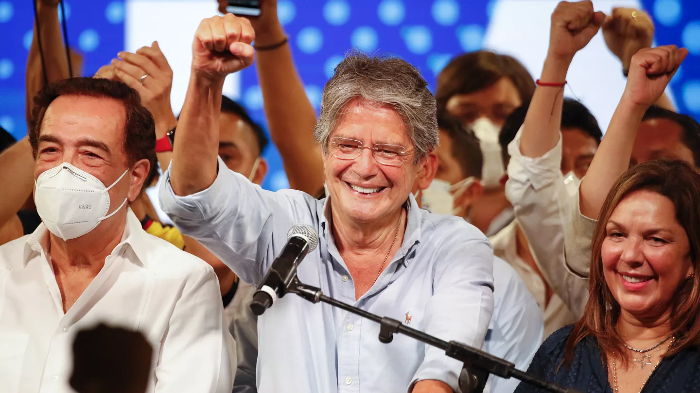 https://finanzasdomesticas.com/exbanquero-ecuatoriano-gana-elecciones/